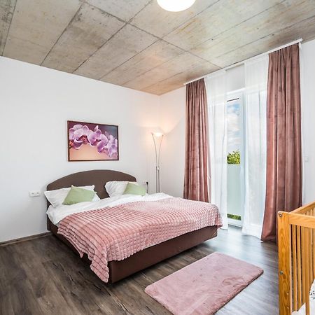 Ferienwohnung Perla Hradce 401 Hradec Králové Exterior foto