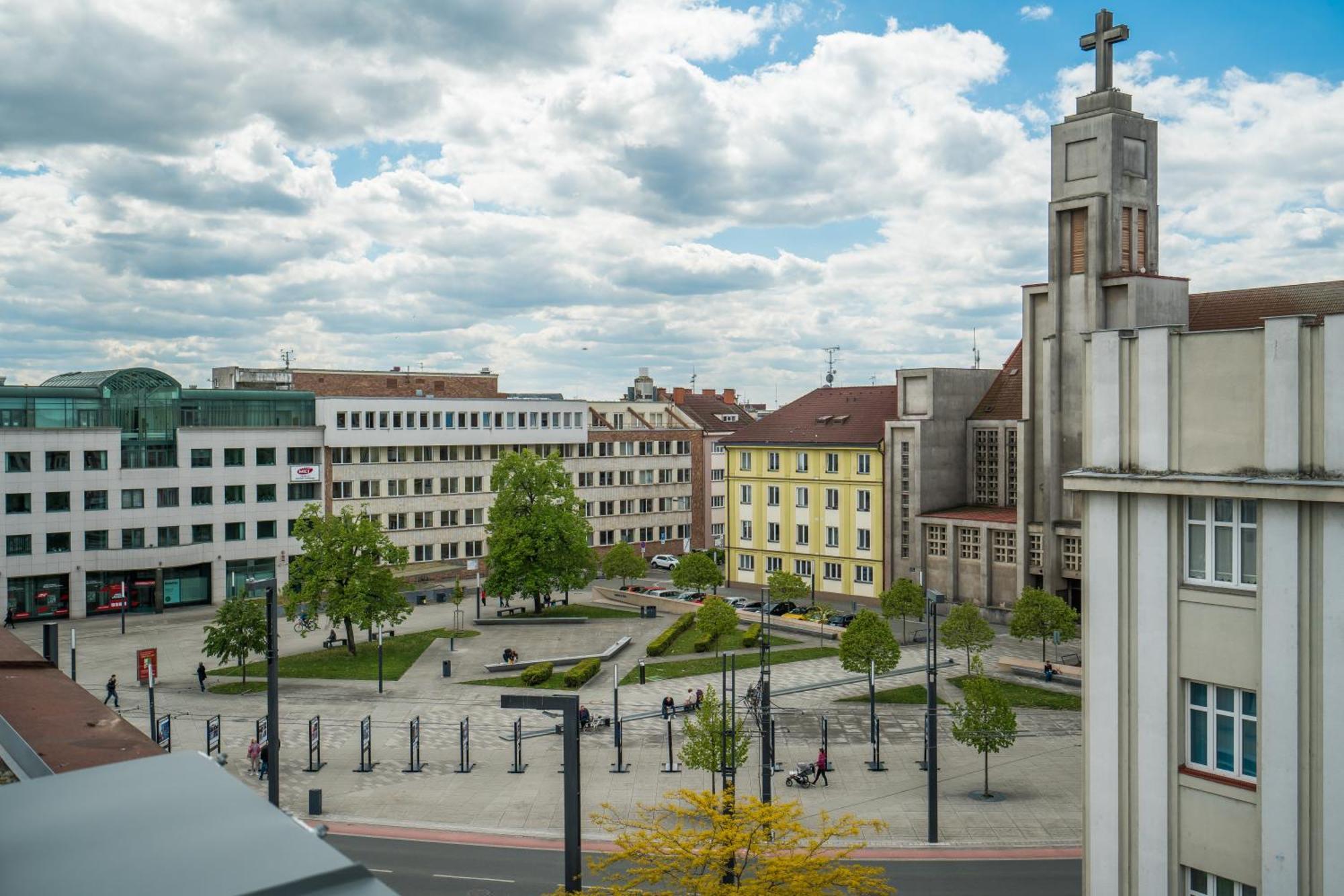 Ferienwohnung Perla Hradce 401 Hradec Králové Exterior foto